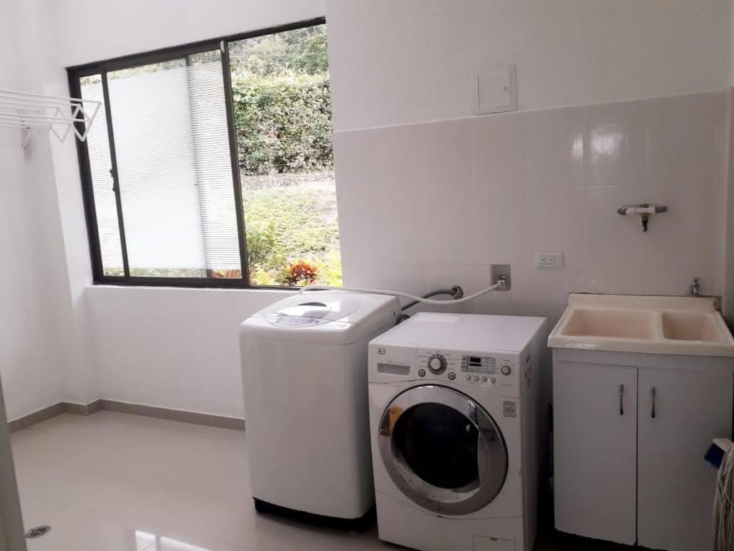 Casa Campestre De Lujo Con Piscina Privada, Terreno De 6mil Mts, Vigilancia 24horas, Ferienhaus Villeta