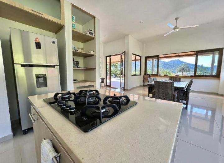 Casa Campestre De Lujo Con Piscina Privada, Terreno De 6mil Mts, Vigilancia 24horas, Villeta